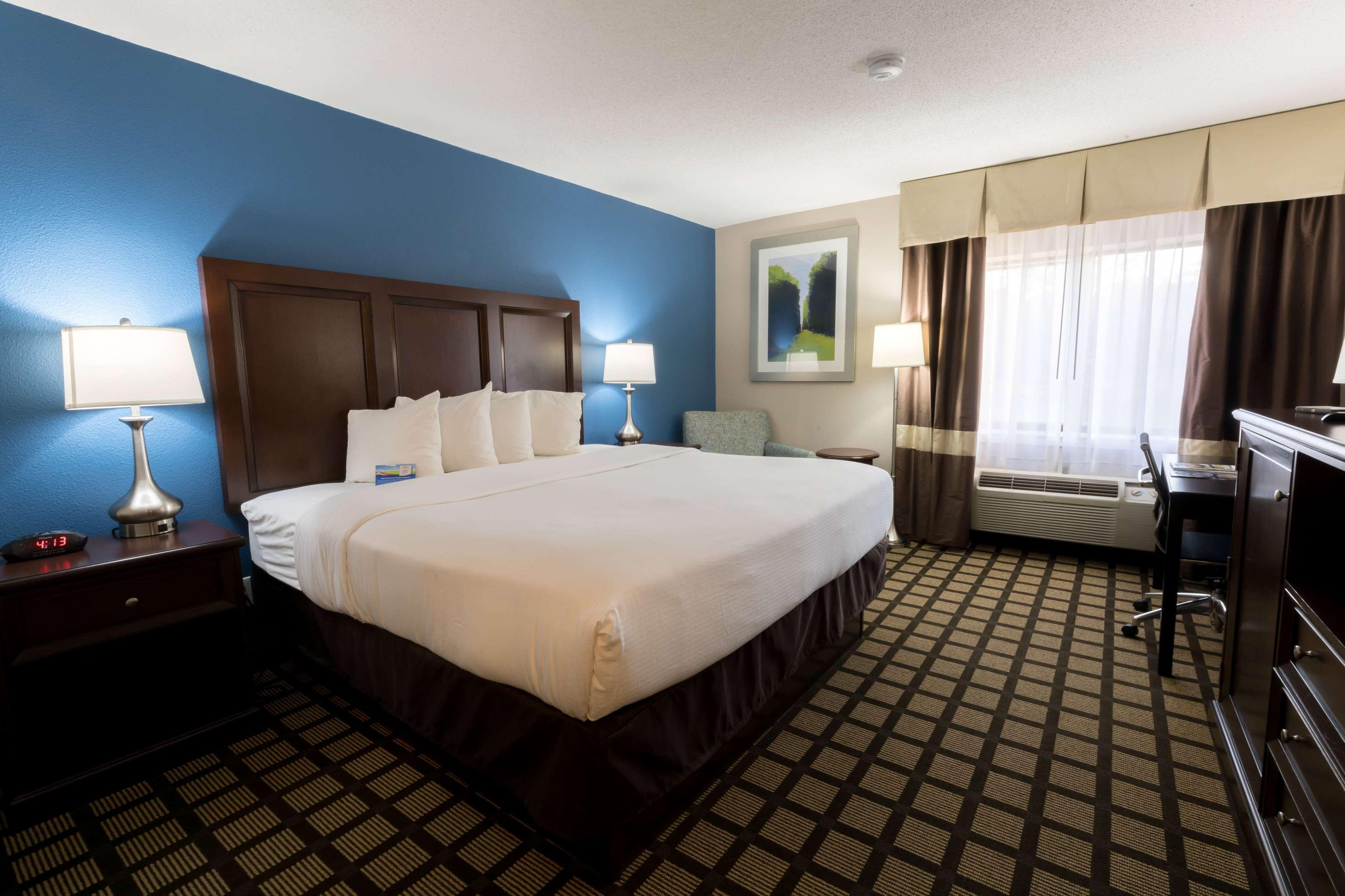 Baymont By Wyndham Detroit Airport/Romulus Exterior foto